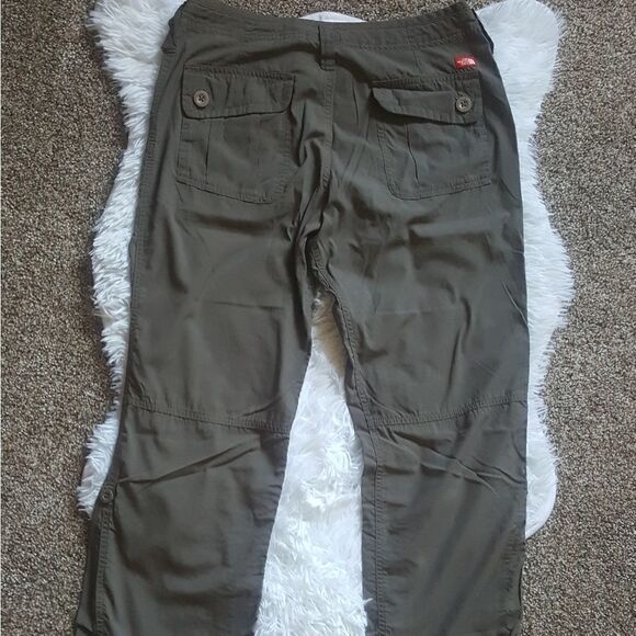 The North Face Roll up Pants Lightweight Women’s Size Medium Outdoor Hiking - Picture 2 of 12